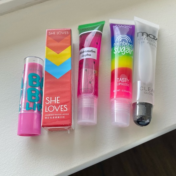 Mumoo Kisses Lip Gloss Box! - Picture 7 of 8